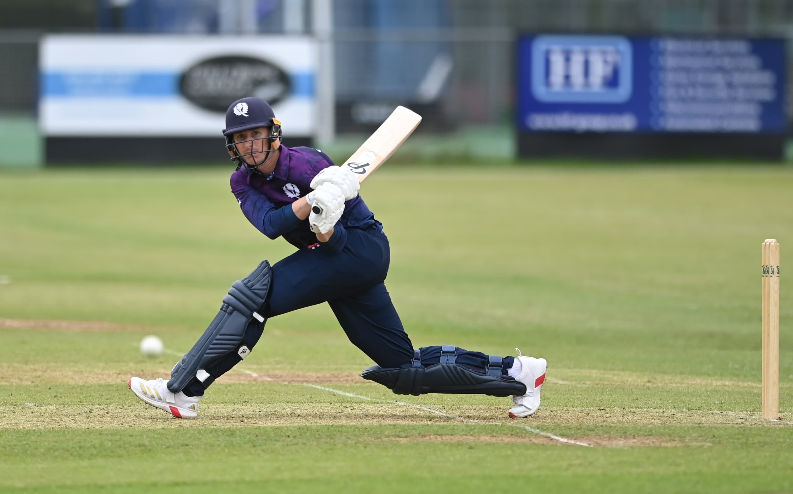 BRANDON MCMULLEN SIGNS FOR HAMPSHIRE