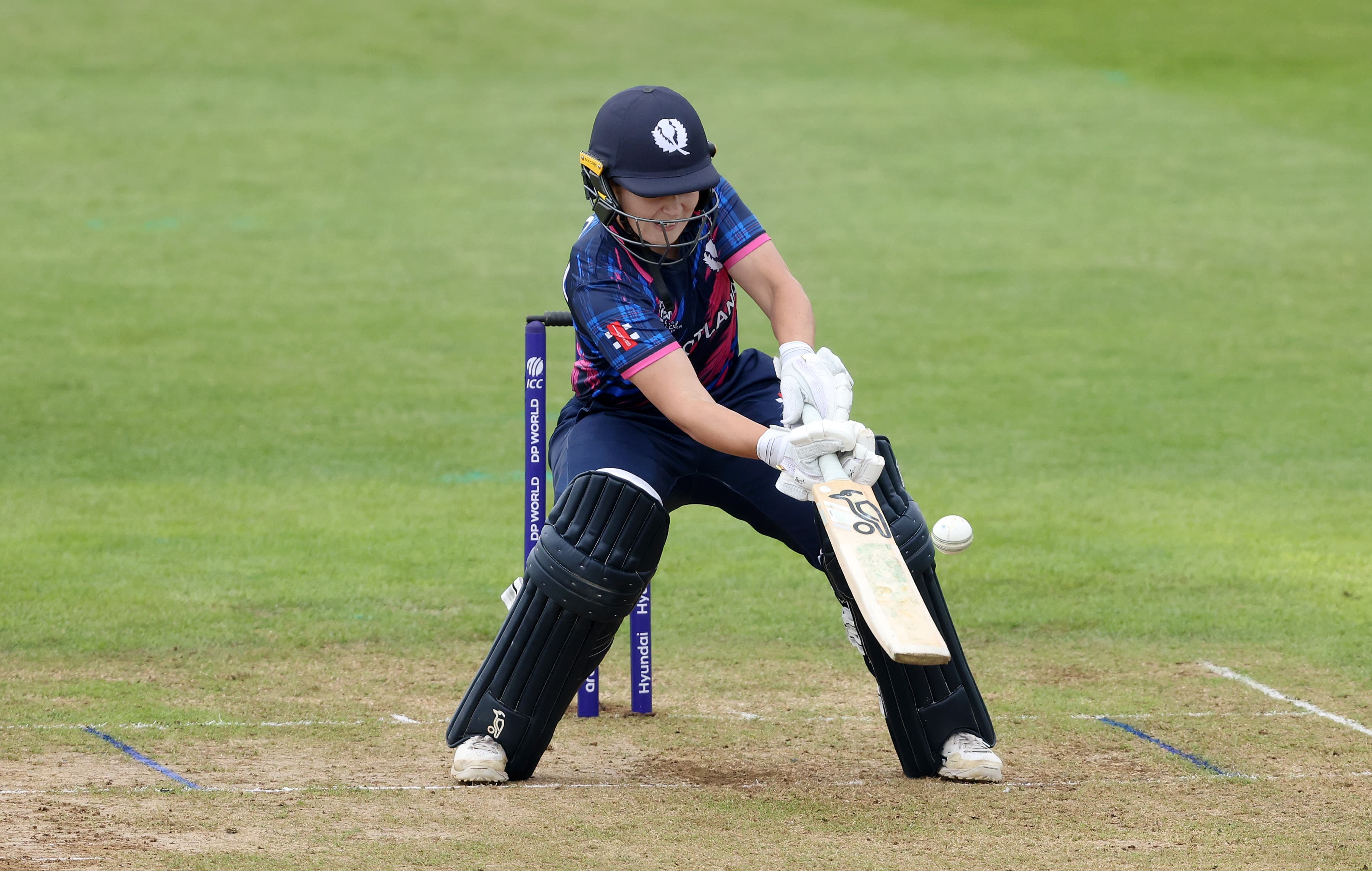 MEGAN MCCOLL SIGNS PROFESSIONAL CONTRACT WITH GLAMORGAN