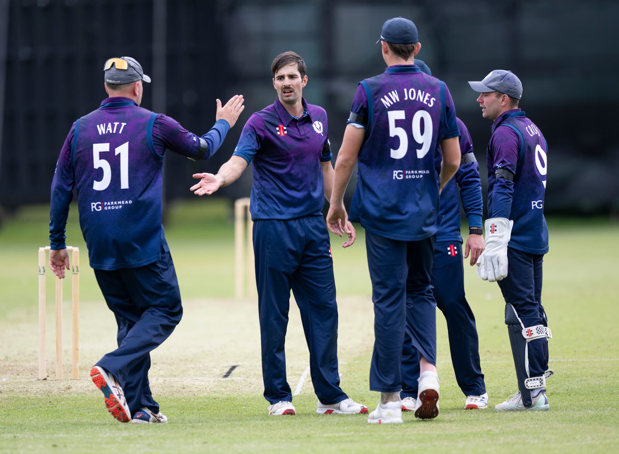 MICHAEL LEVITT FIRES DUTCH TO 17-RUN WIN